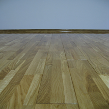 Lamelirani hrastov parket sa cokla lajsnom