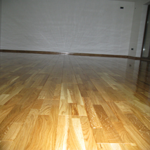 Lamelirani hrastov parket sa cokla lajsnom