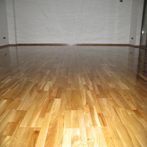 Lamelirani hrastov parket sa cokla lajsnom