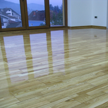 Lamelirani hrastov parket sa cokla lajsnom