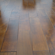 Bajcovan bukov parket sa cokla lajsnom