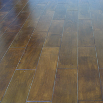 Bajcovan bukov parket sa cokla lajsnom. 