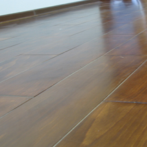 Bajcovan bukov parket sa cokla lajsnom