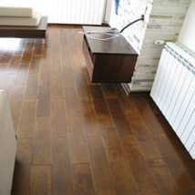 Bajcovan bukov parket sa cokla lajsnom