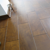 Bajcovan bukov parket sa cokla lajsnom